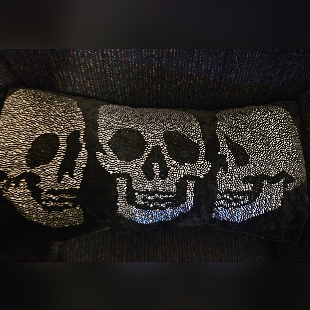 Magaschoni Rectangular Pillow